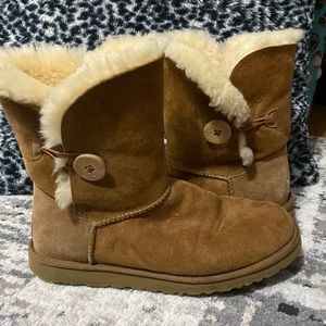 Ugg Boots with Button
